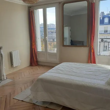 Flexliving - - Voltaire Parigi